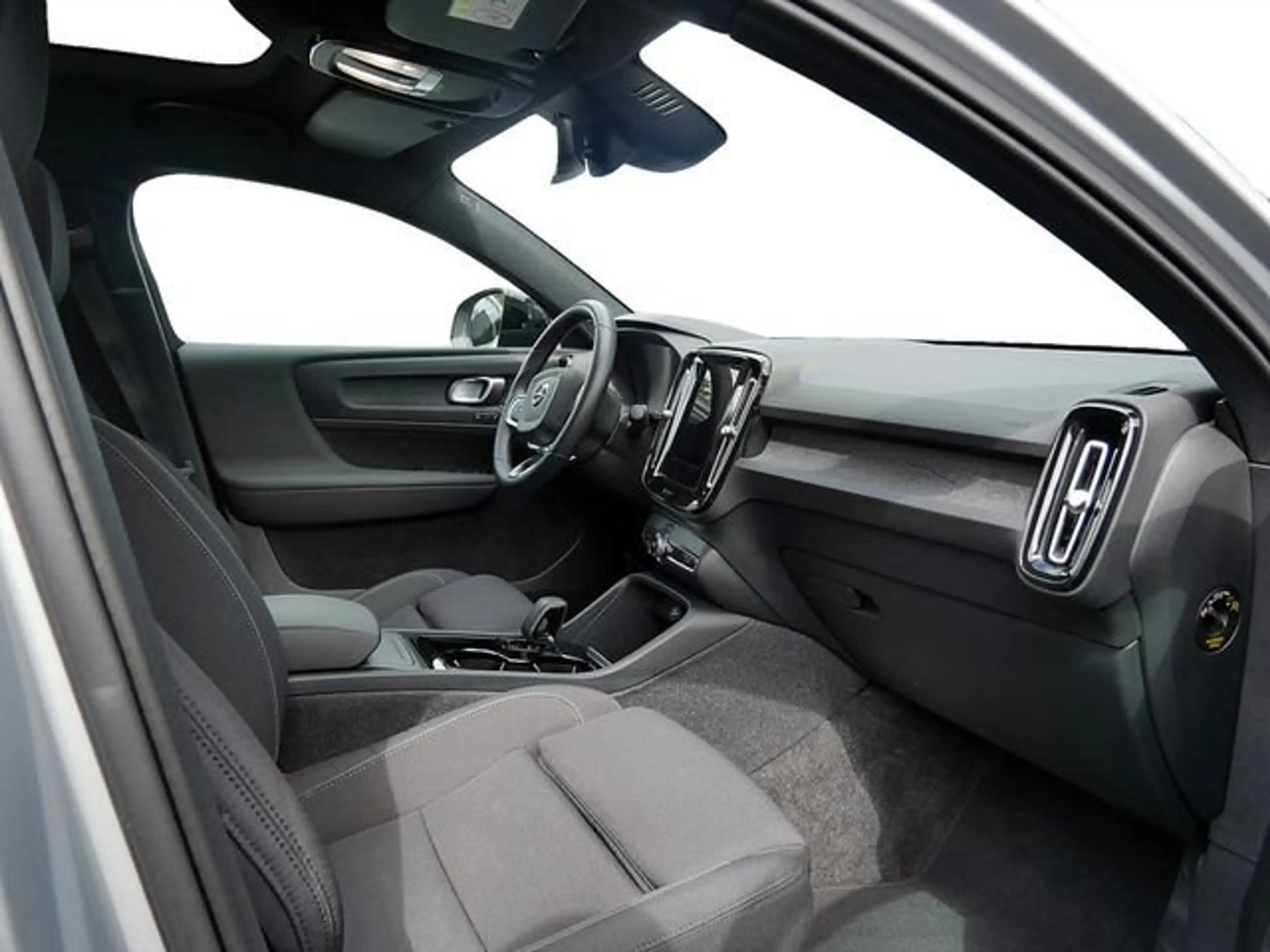Volvo C40 Ultimate Recharge Pure Electric 2WD LED PANO — photo 5