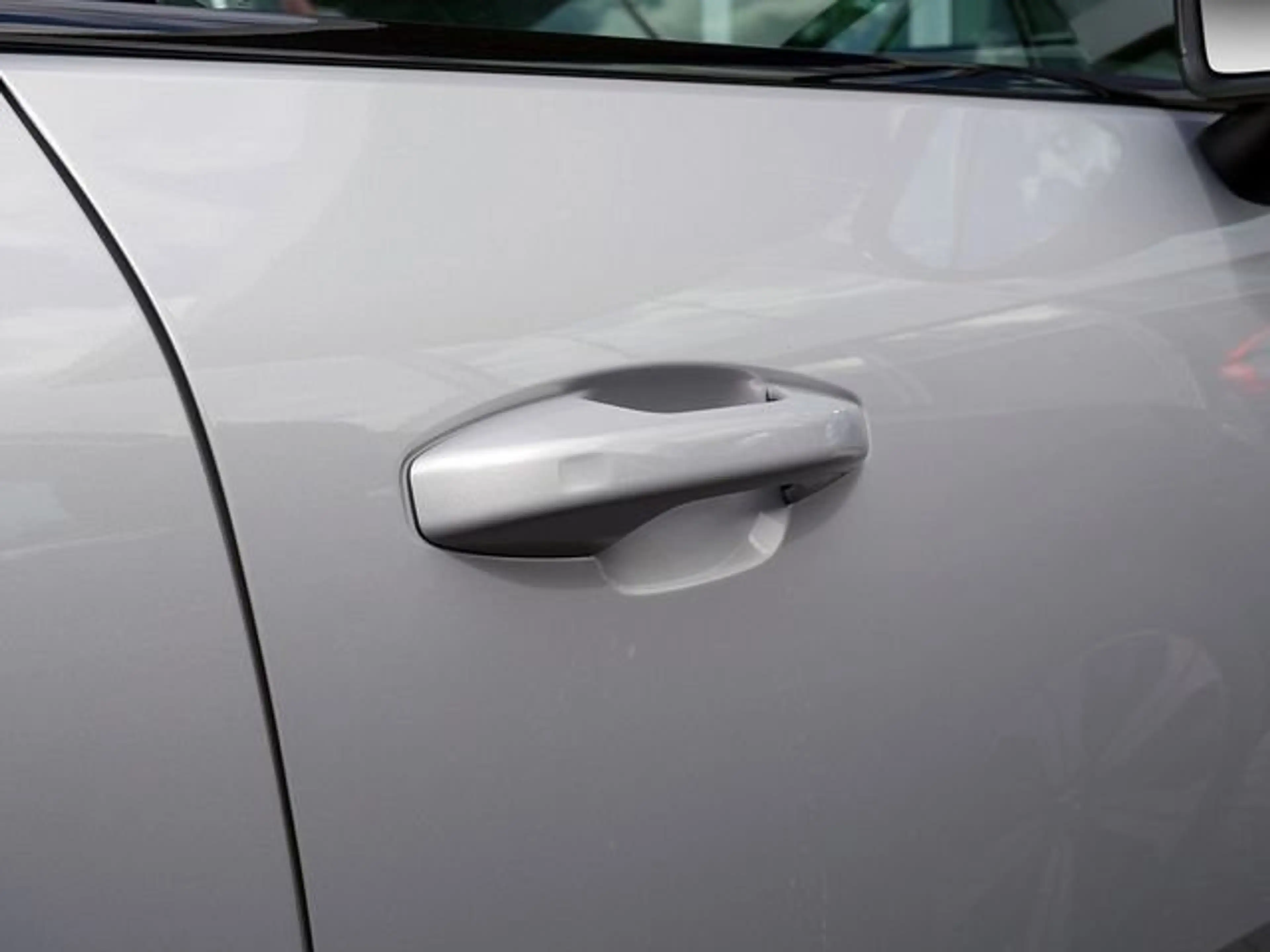 Volvo C40 Ultimate Recharge Pure Electric 2WD LED PANO — photo 9