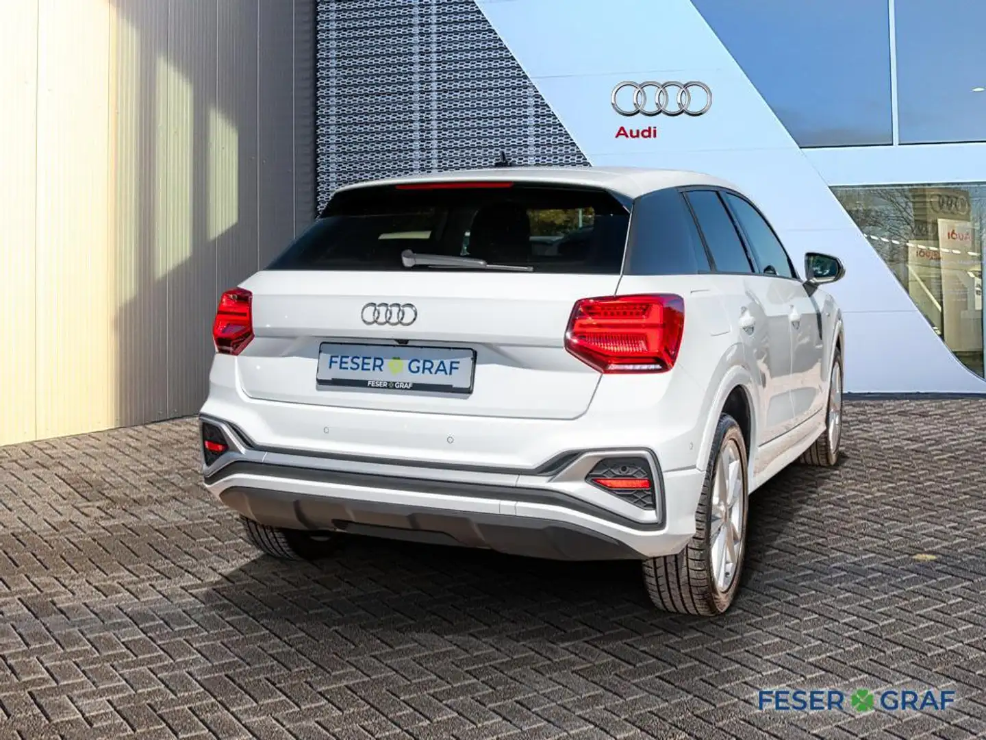 Audi Q2 35 TFSI S tronic S line /Matrix/Pano/Navi/RFK Weiß - 2