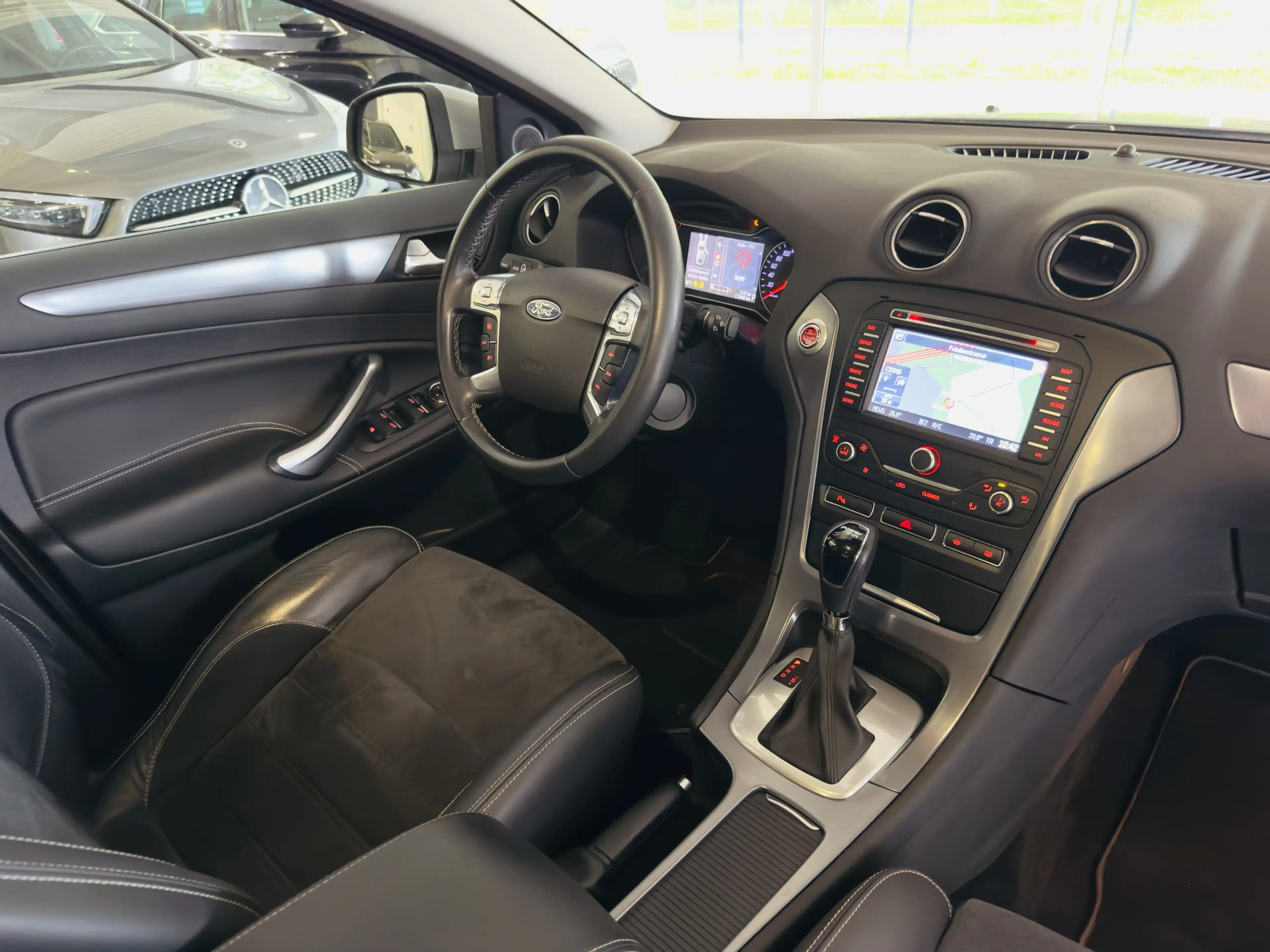 Ford Mondeo 2,0 TITANIUM 1. BESITZ ANHÄNGERKUPPLUNG — photo 9
