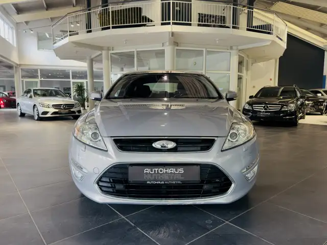 Ford Mondeo view 2