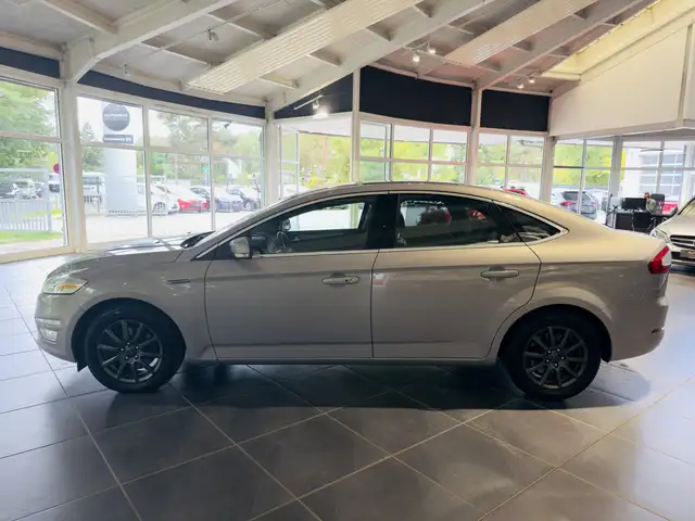 Ford Mondeo view 7