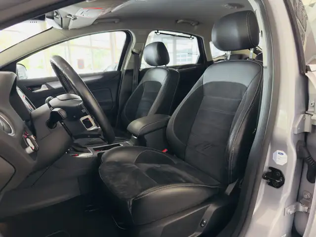 Ford Mondeo view 11