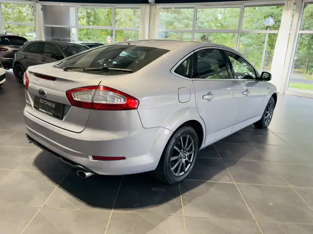 Ford Mondeo view 6