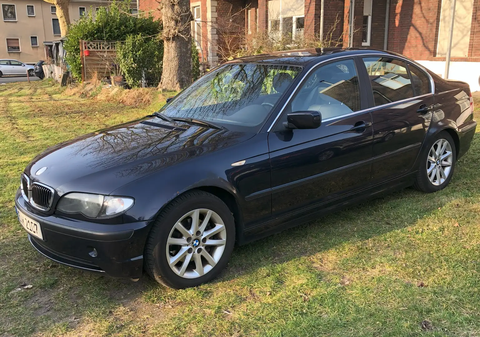 BMW 320 320i Edition Lifestyle Blau - 1