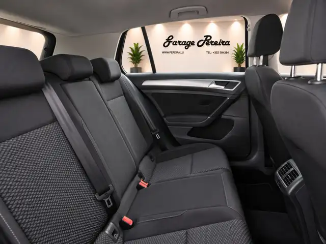 Volkswagen Golf view 9