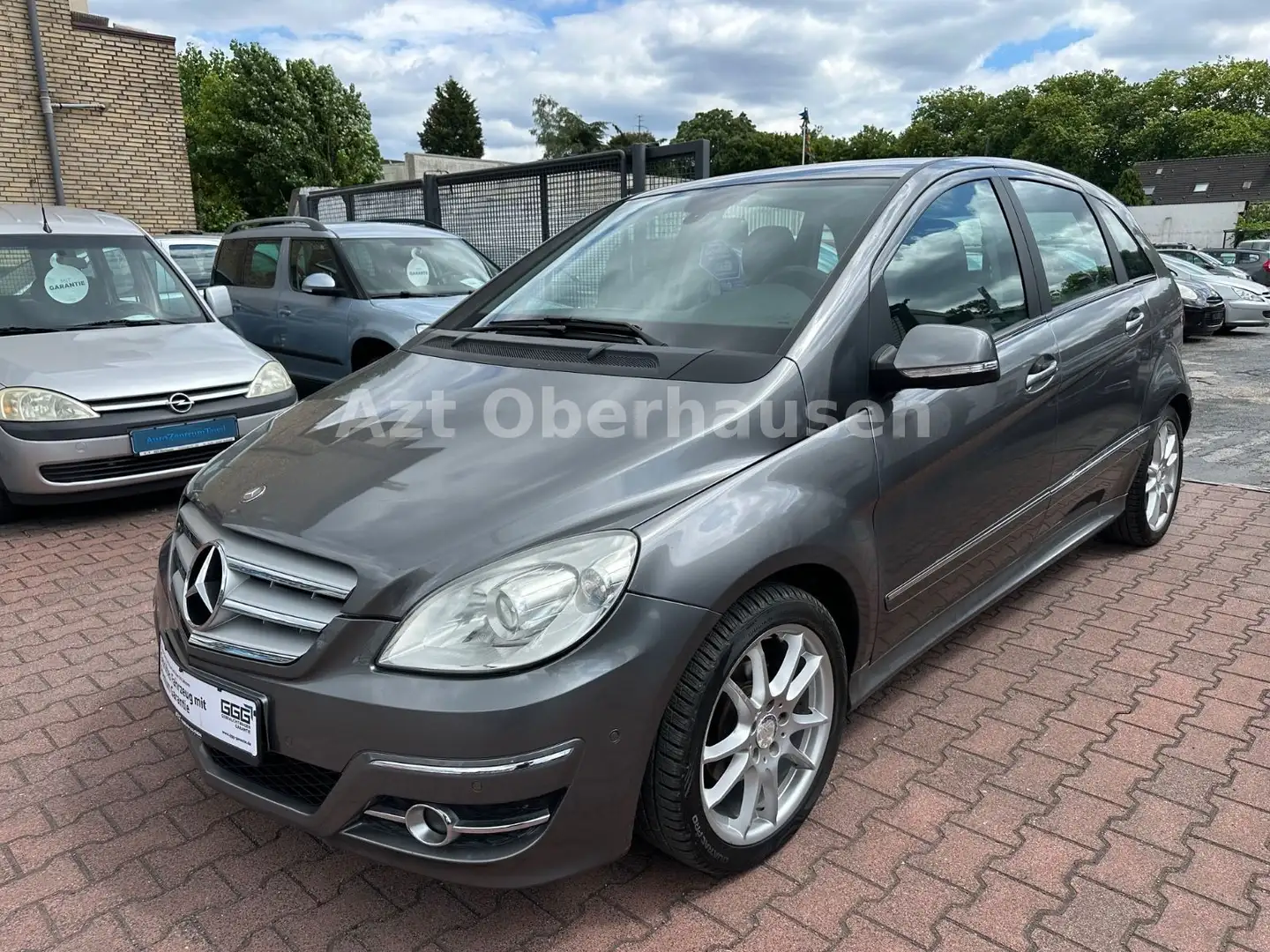 Mercedes-Benz B 180 B -Klasse B 180*AUTOMATIK*TÜV NEU*AHK* Grijs - 2