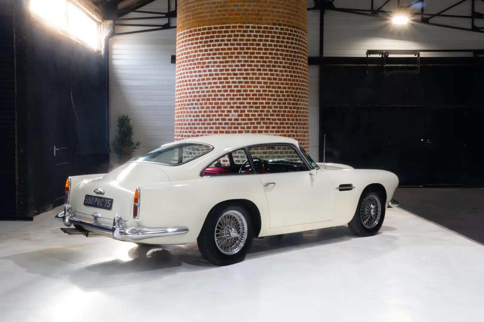 Aston Martin DB DB4 Beige - 2