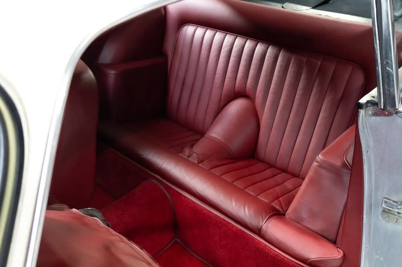 Aston Martin DB4, foto 12