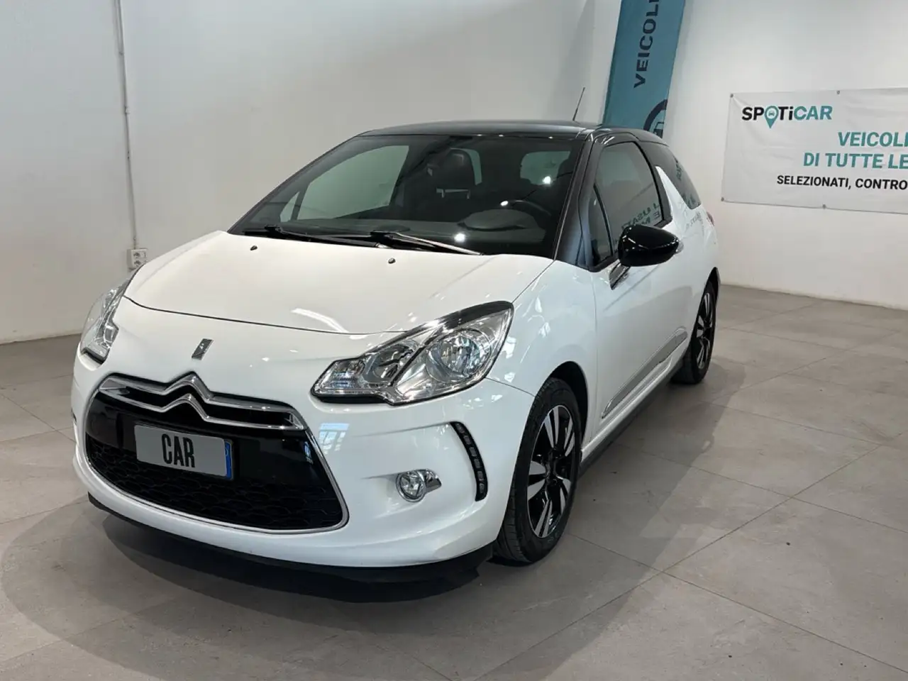 DS Automobiles DS 3 1.2 VTi 82 SO CHIC — photo 1 of 20