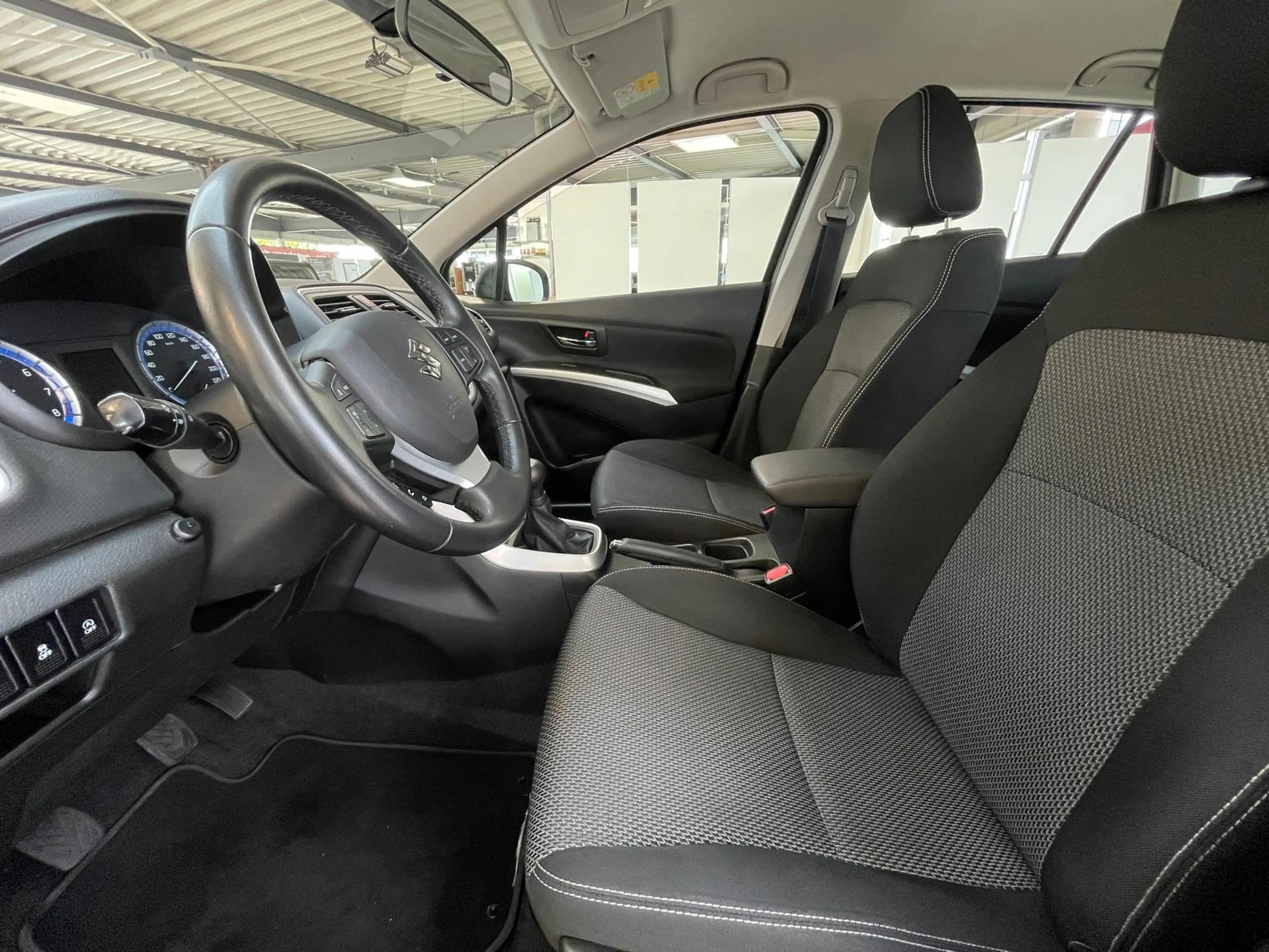 Suzuki SX4 S-Cross Comfort 1.6 16V+Tempomat+Klimaauto.+ — photo 8