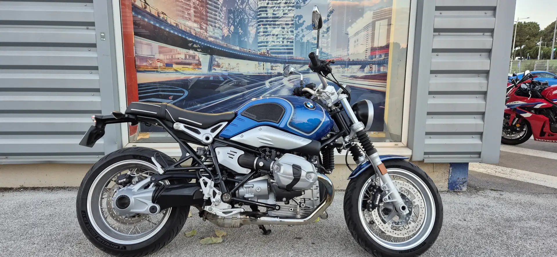 BMW R nineT - 1