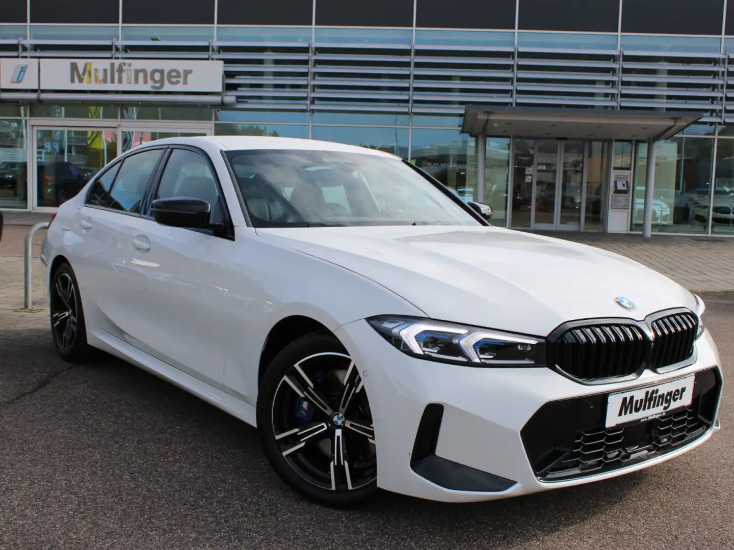 BMW 330 i M Sport HUD ACC SuView.LiveProf.Memory H/K Weiß - 2
