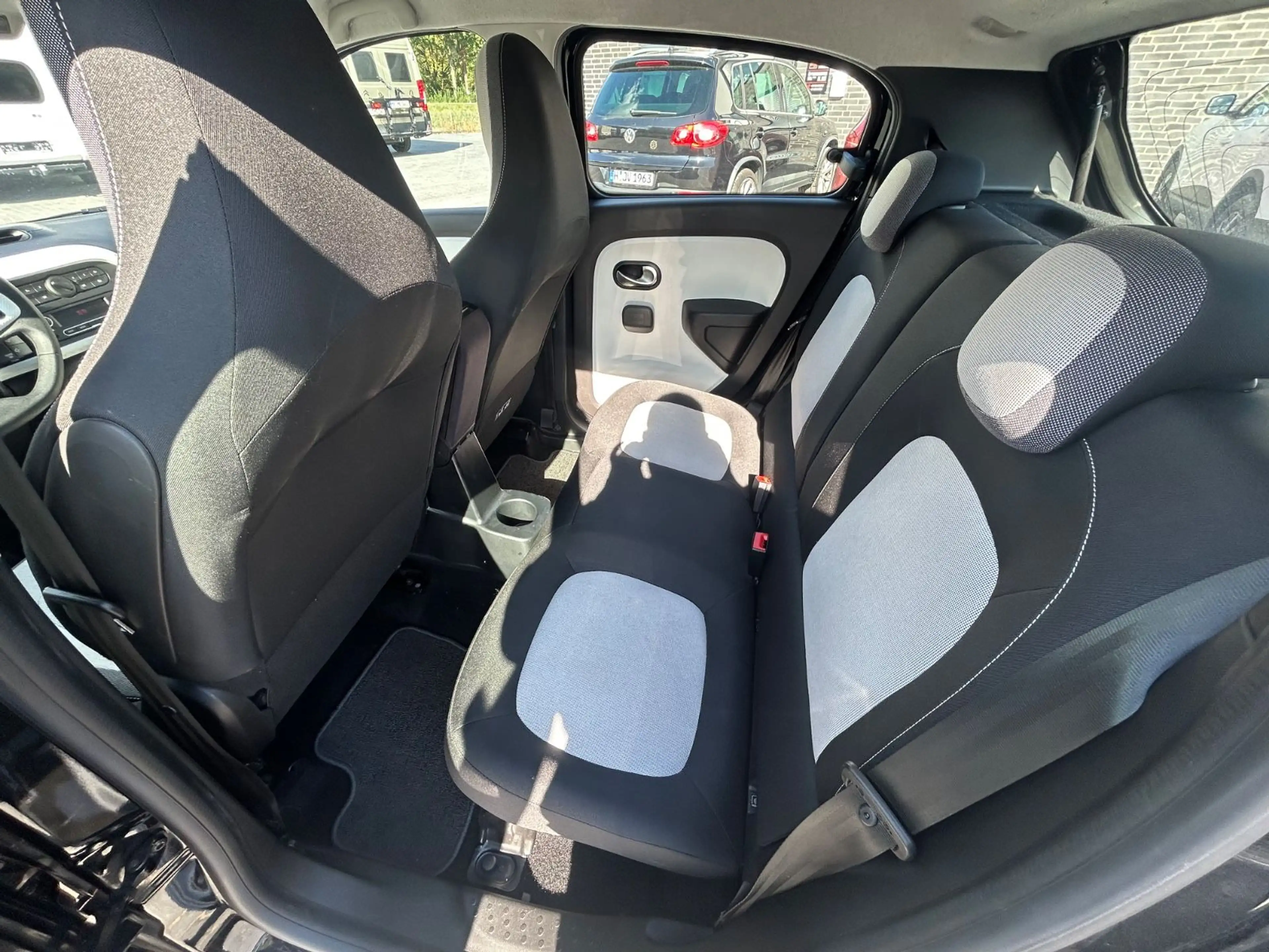 Renault Twingo Limited — photo 9