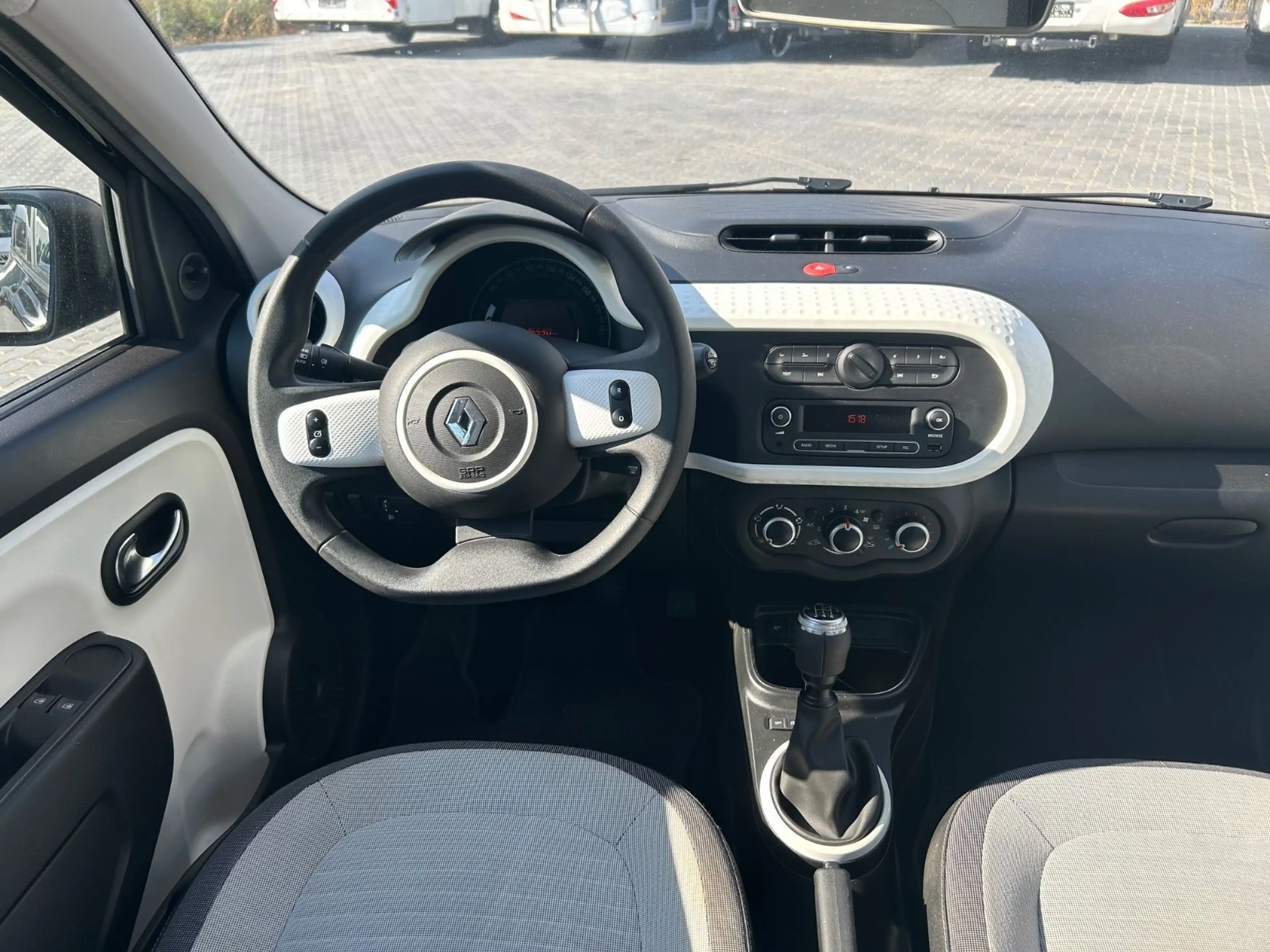 Renault Twingo Limited — photo 14