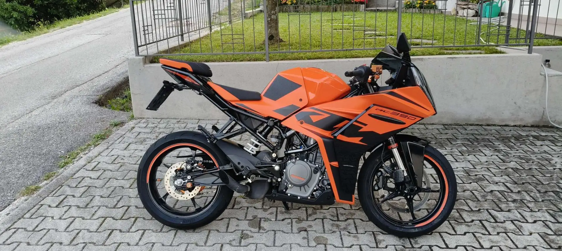 KTM RC 390 Arancione - 1