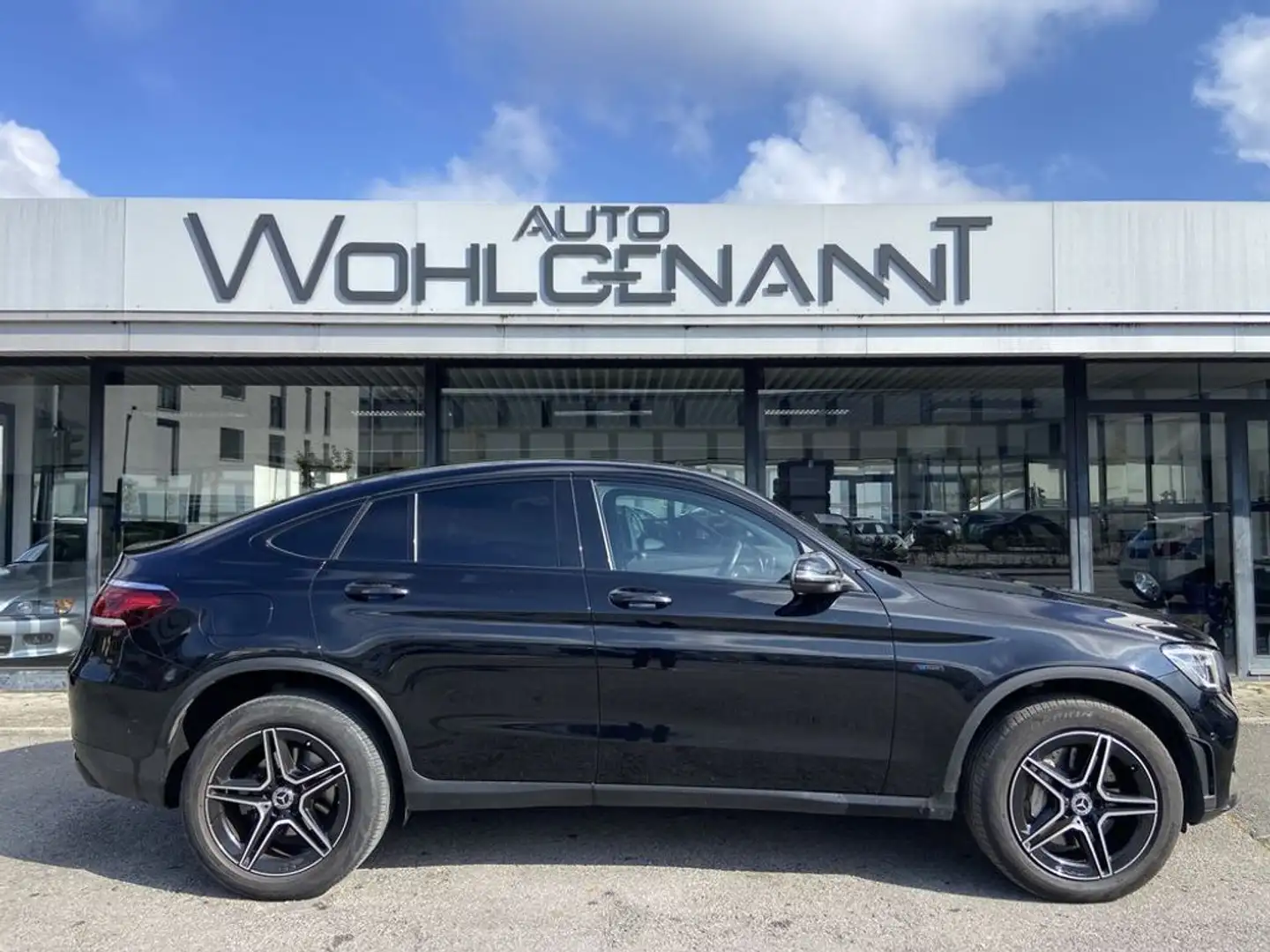 Mercedes-Benz GLC 300 de 4Matic Coupe AMG line Schwarz - 2