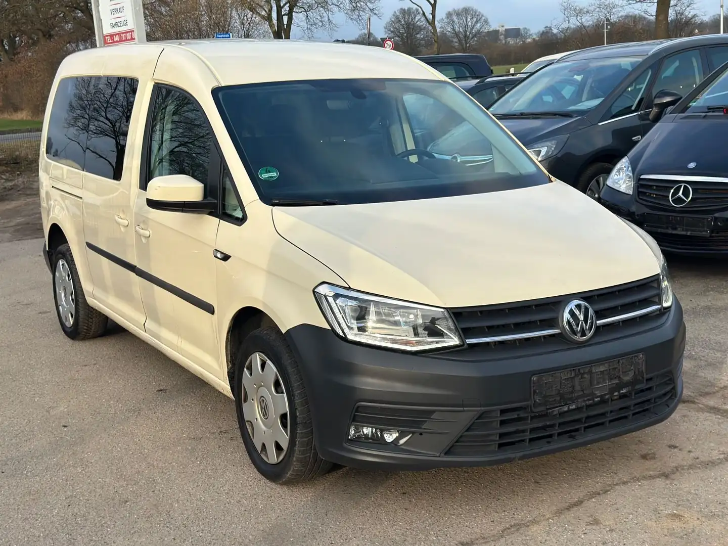 Volkswagen Caddy Maxi Aut*Rollstuhl*Rampe*PDC*Xen*LED* Beige - 2