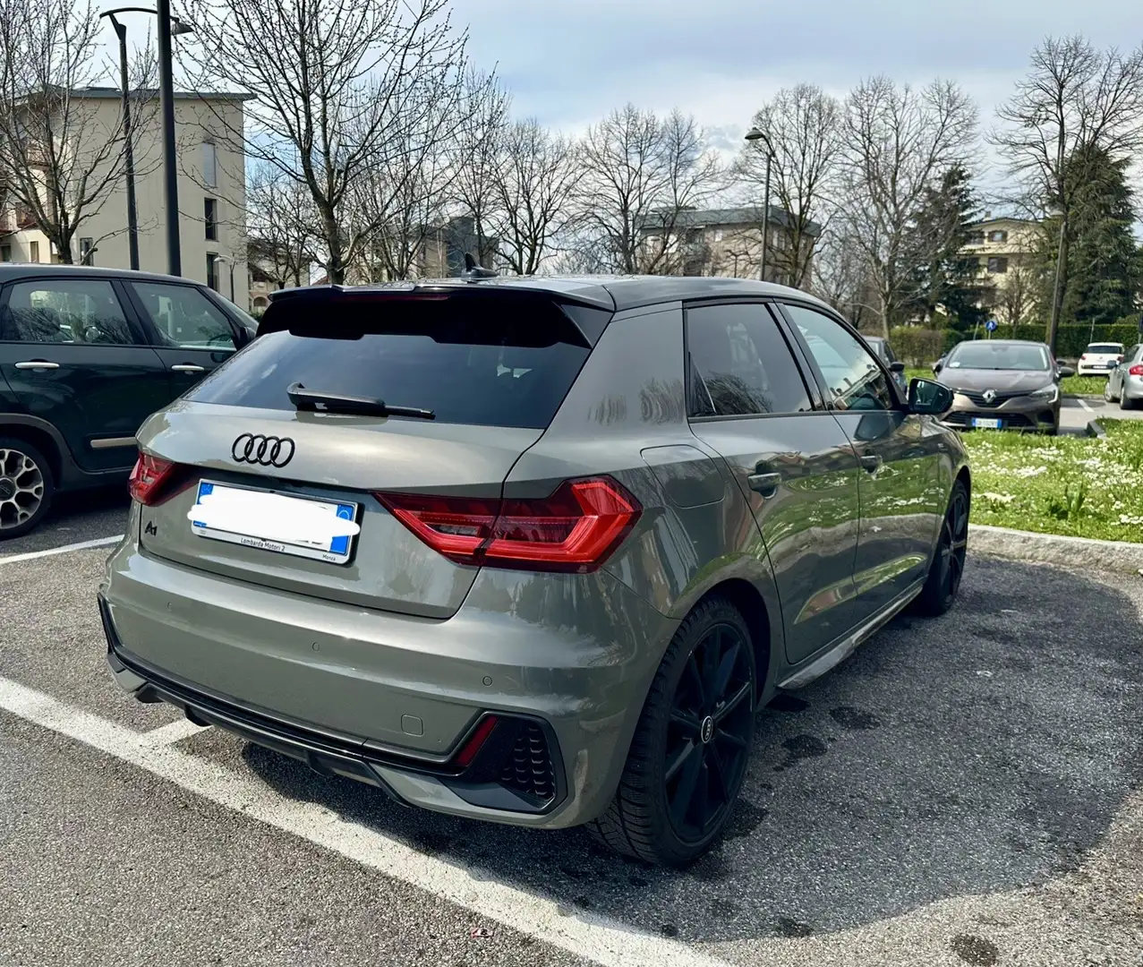 Audi A1 Sportback 35 1.5 tfsi Identity Black s-tronic Grigio - 2