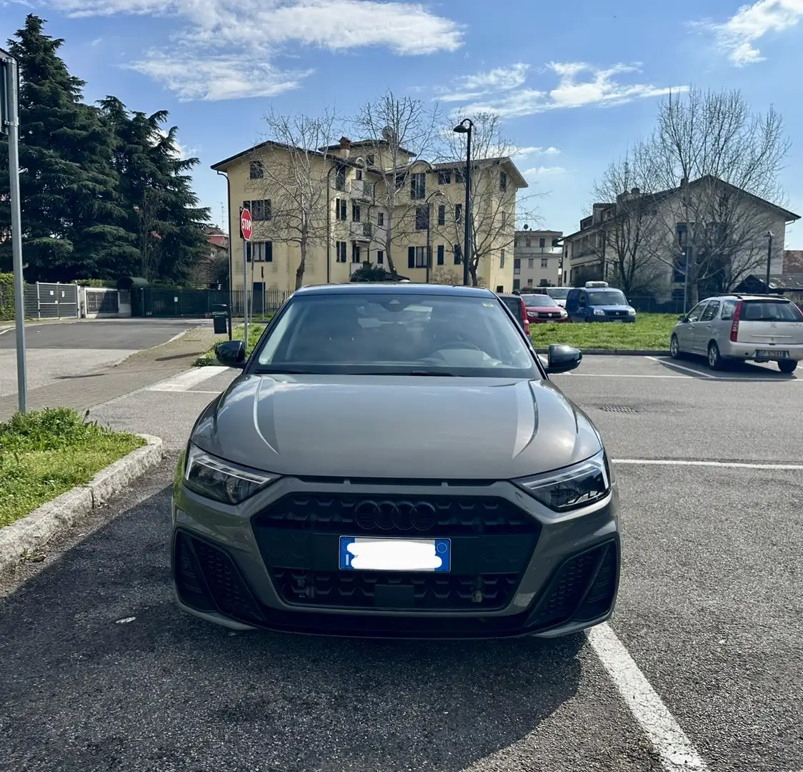 Audi A1 Sportback 35 1.5 tfsi Identity Black s-tronic Grigio - 1