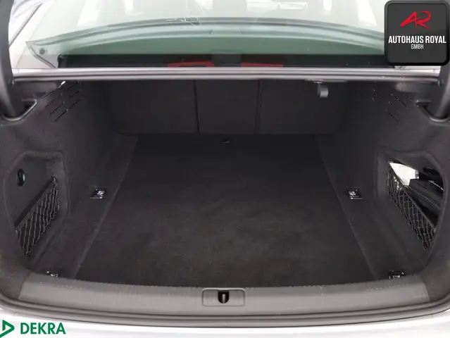 Audi A4 view 9