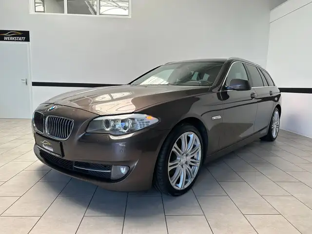 BMW 520 d touring Navi*Bi-Xenon*19Zoll*Klimaaut.*Sitzheizung