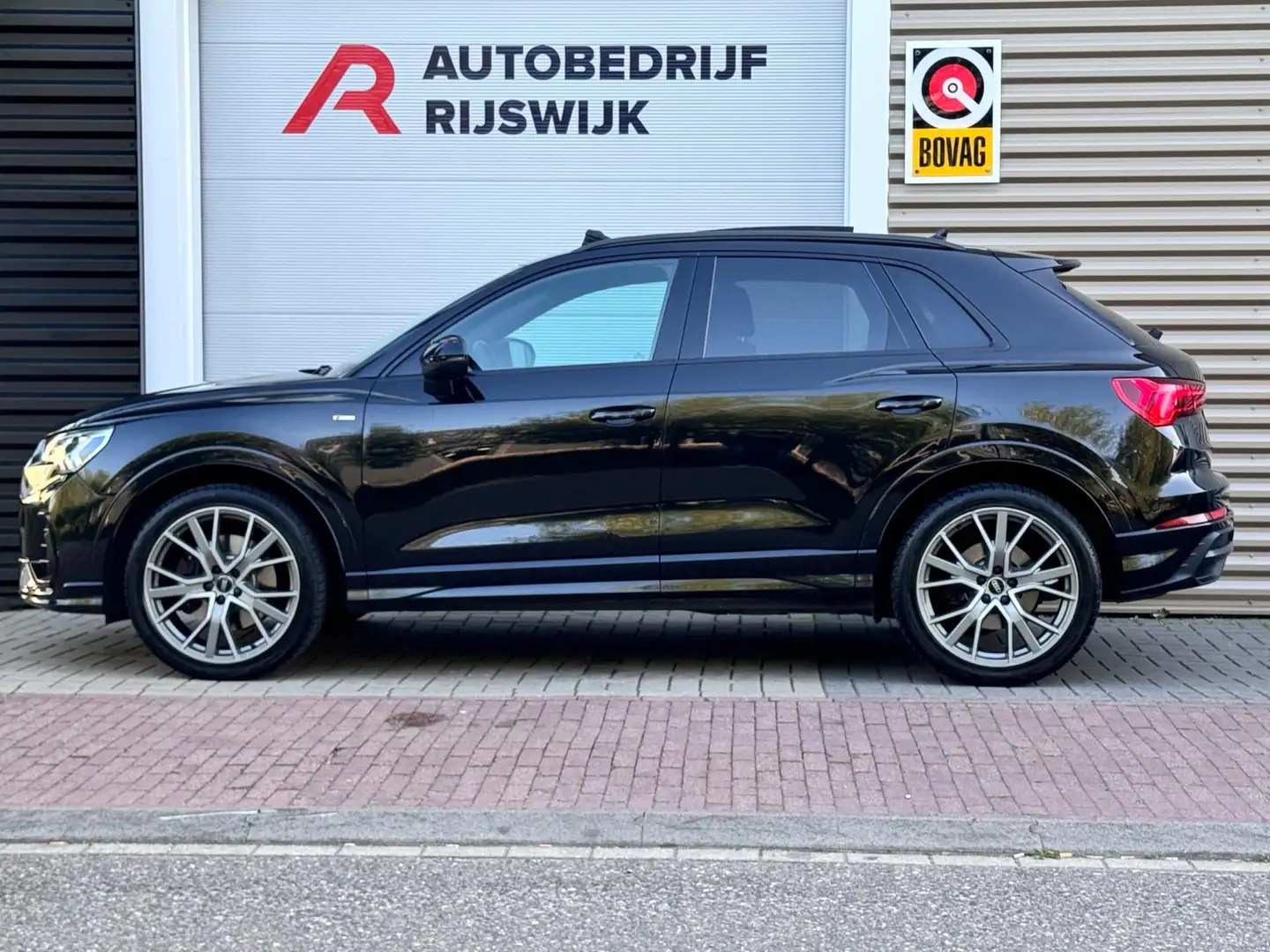 Audi Q3 40 TFSI quattro S Line Keyless/Matrix/Pano Nero - 2