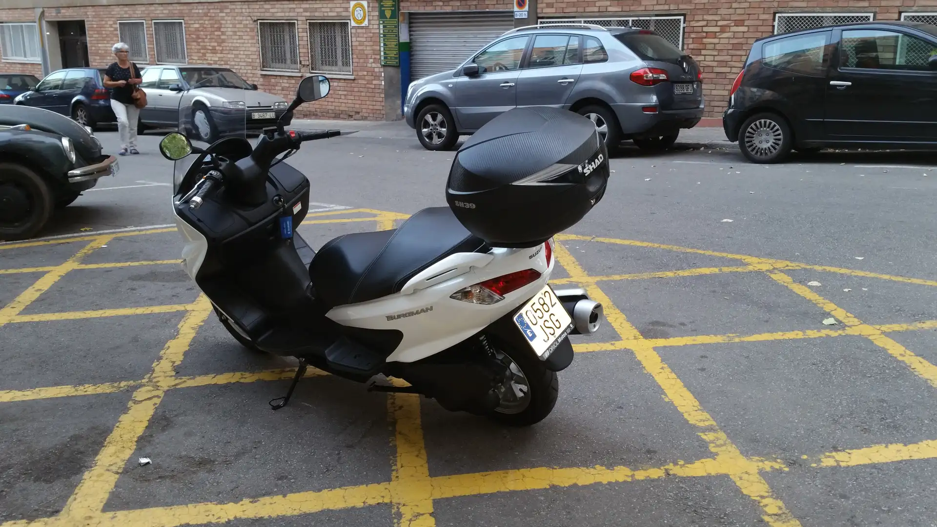 Suzuki Burgman 125 std Blanco - 1