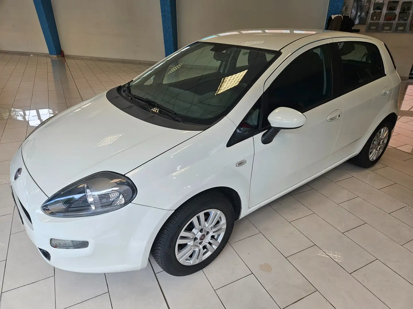 Fiat Grande Punto Lounge *UNICO PROPRIETARIO* Blanc - 2