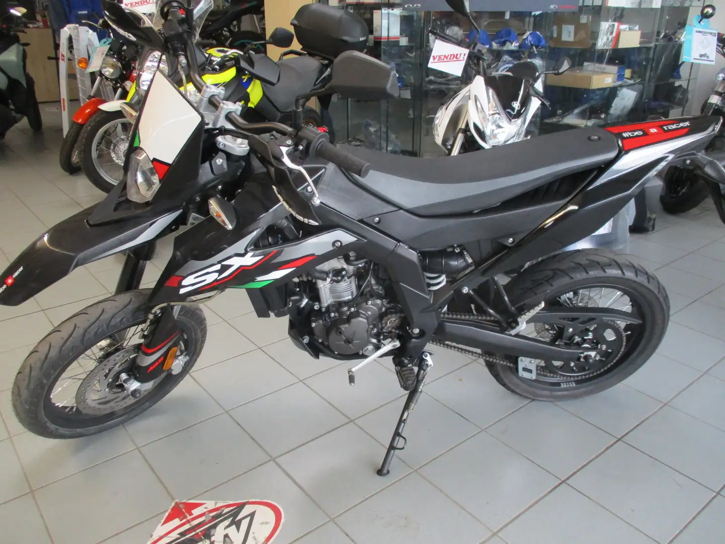 Aprilia SX 125 Zwart - 2