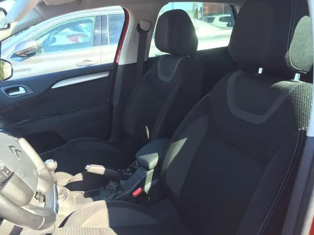 Citroen C4 view 7