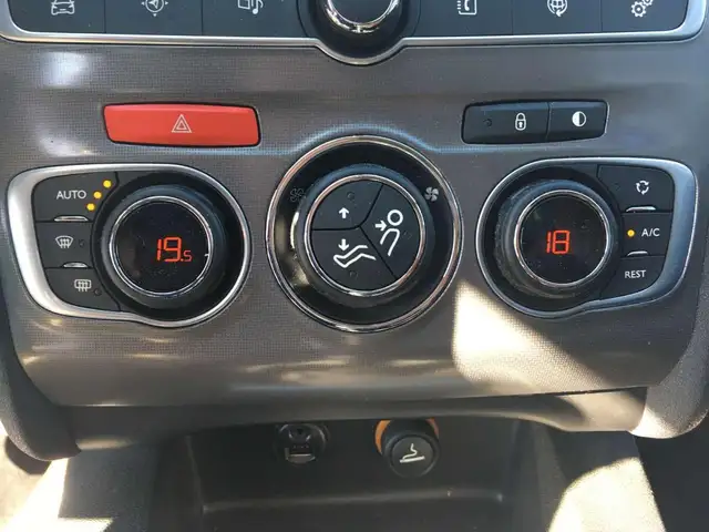 Citroen C4 view 9