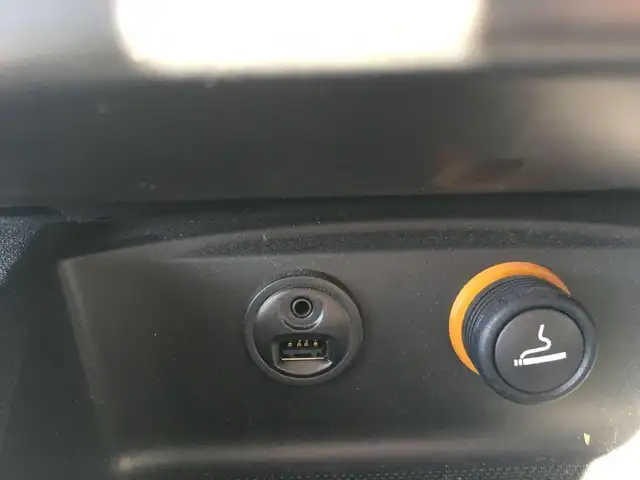 Citroen C4 view 11