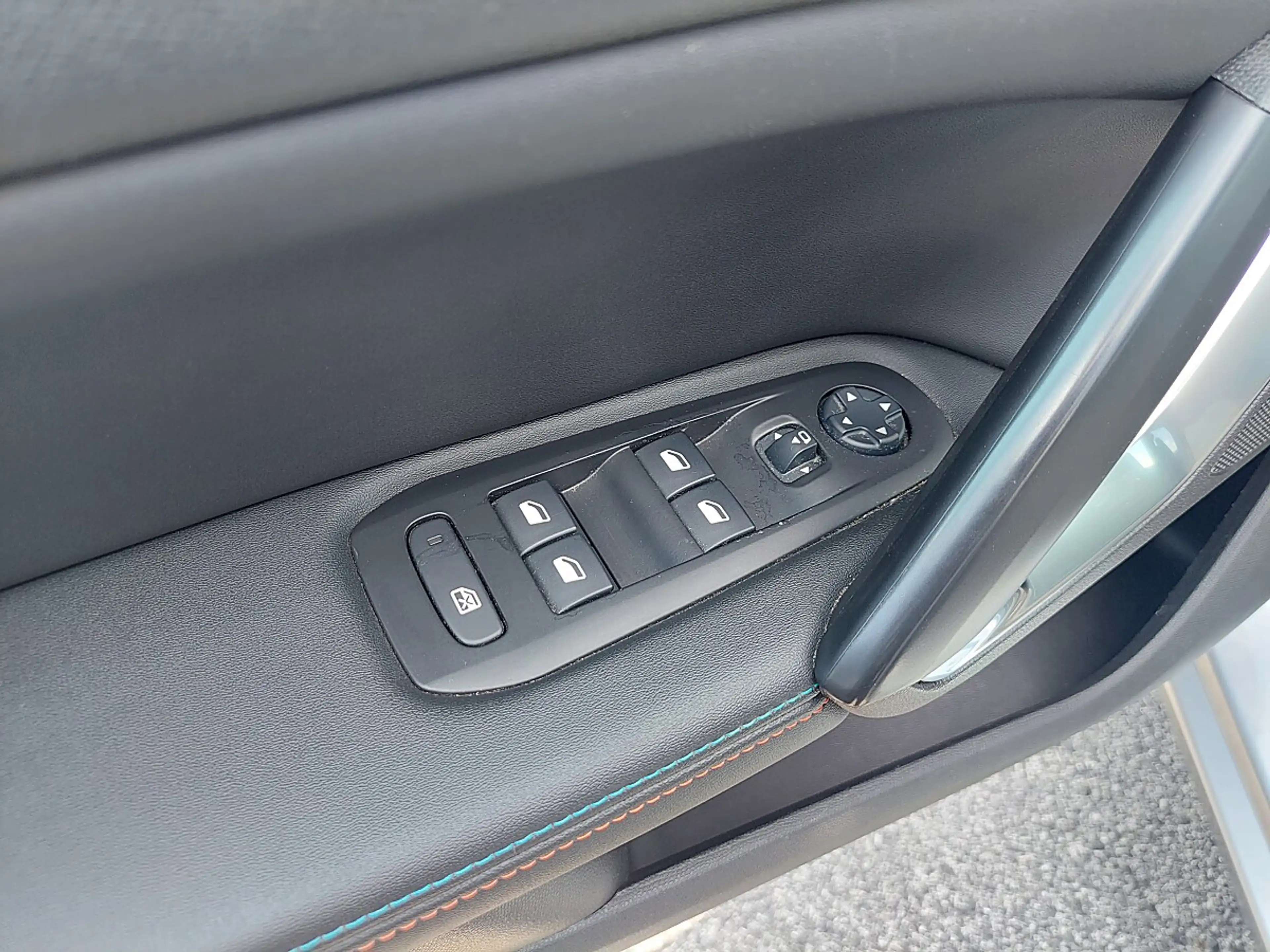 Peugeot 308 SW 1,5 BlueHDI 130 Tech Edition S&S EAT8 Aut. — photo 12