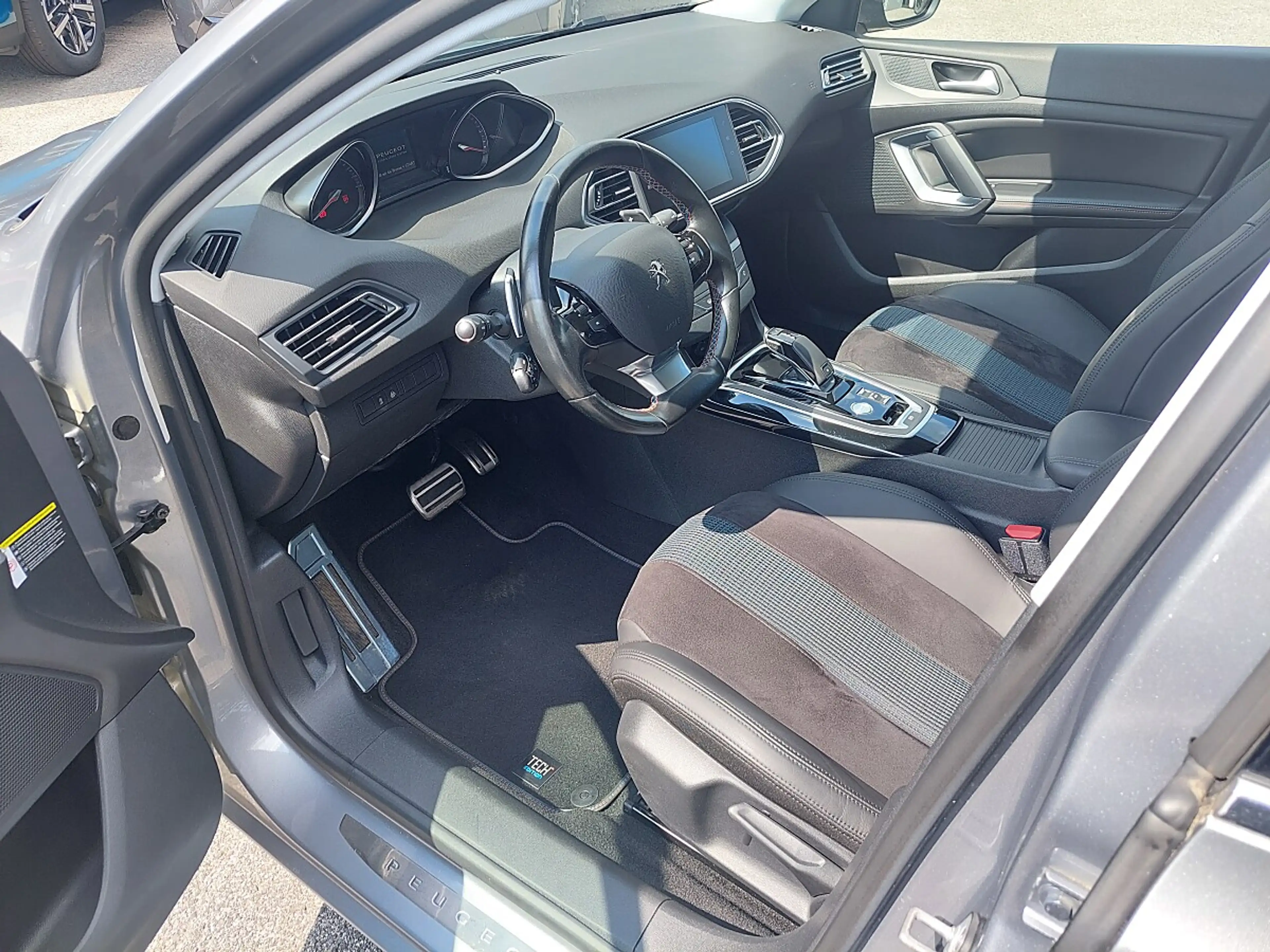 Peugeot 308 SW 1,5 BlueHDI 130 Tech Edition S&S EAT8 Aut. — photo 11