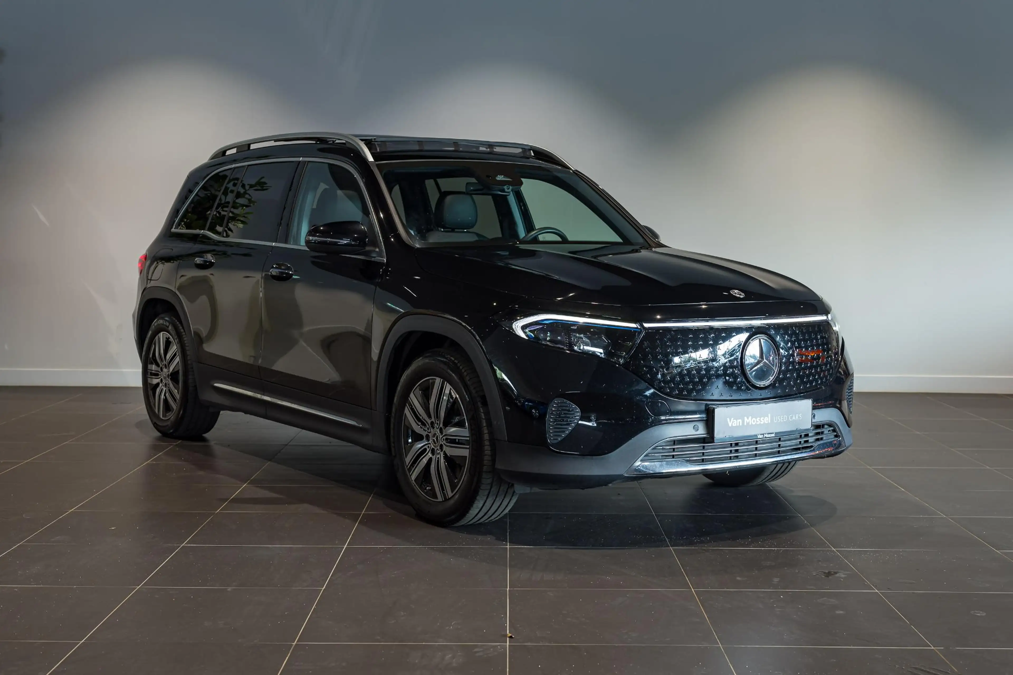 Mercedes-Benz EQB 250 EQB 250+ Luxury Line | Camera | PDC V+A | Panodak — photo 3