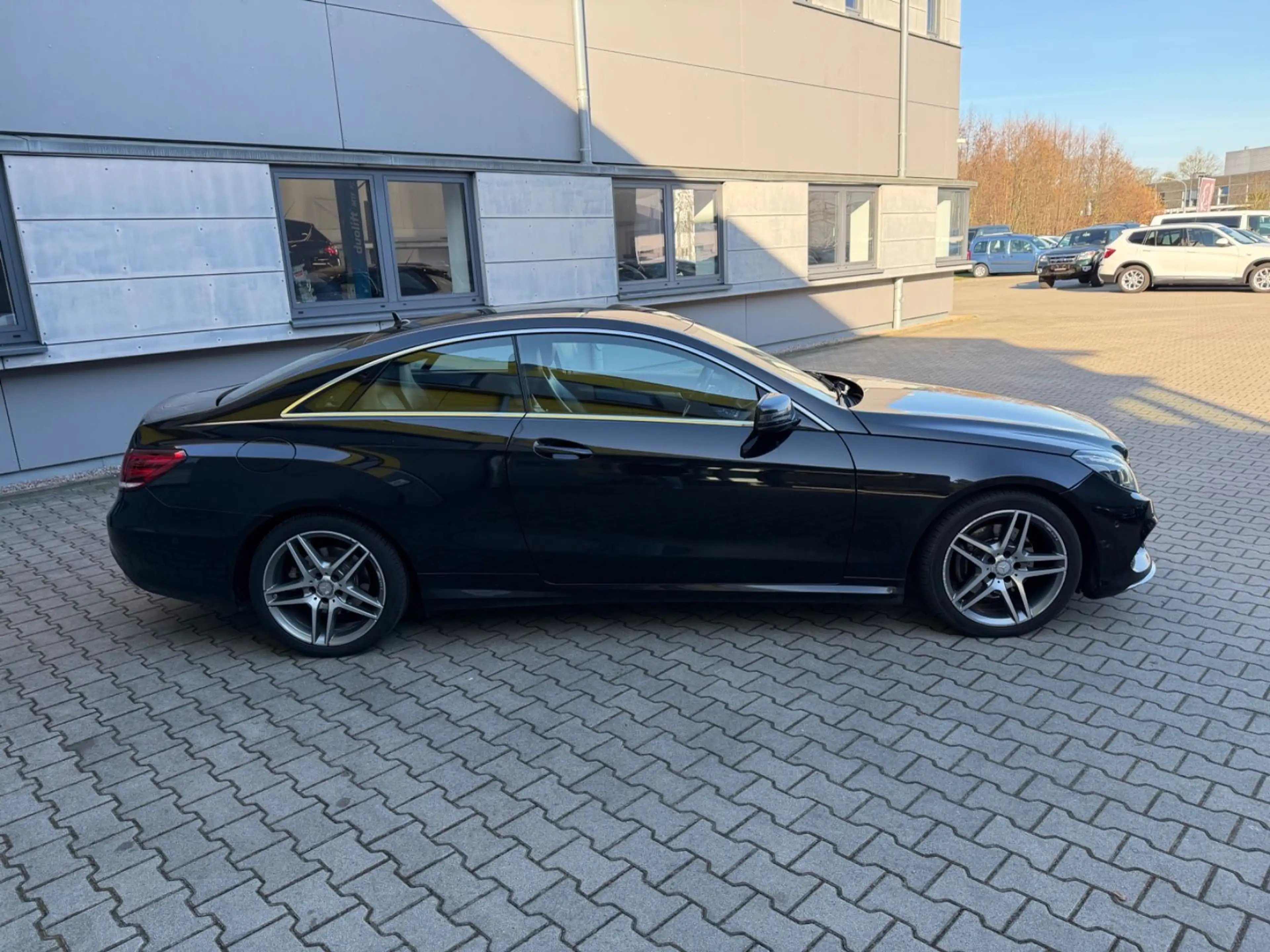 Mercedes-Benz E 350 d BlueTec/AMG LINE/LEDER/SHZ/AUTOMATIK/NAV — photo 7