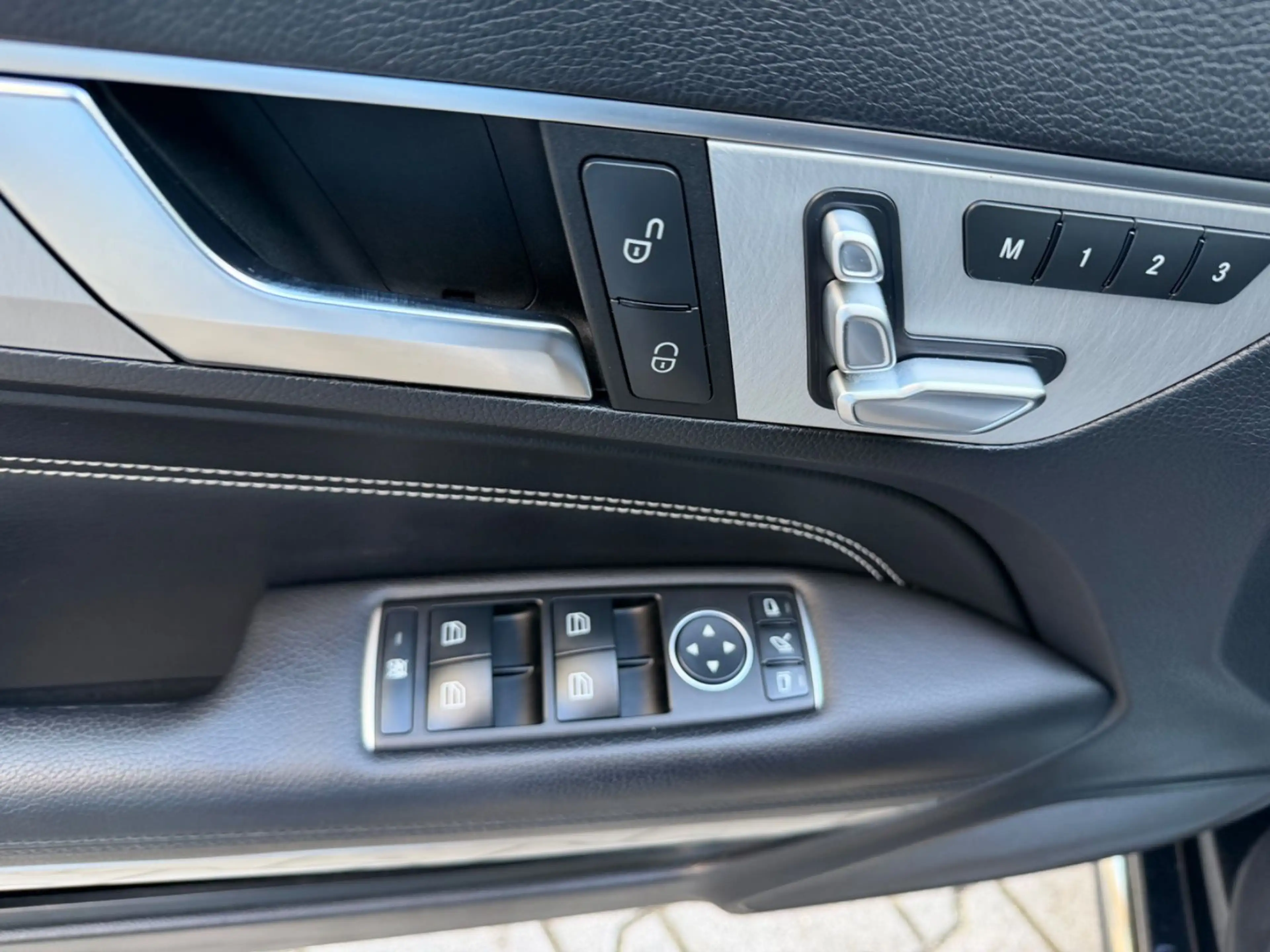 Mercedes-Benz E 350 d BlueTec/AMG LINE/LEDER/SHZ/AUTOMATIK/NAV — photo 10