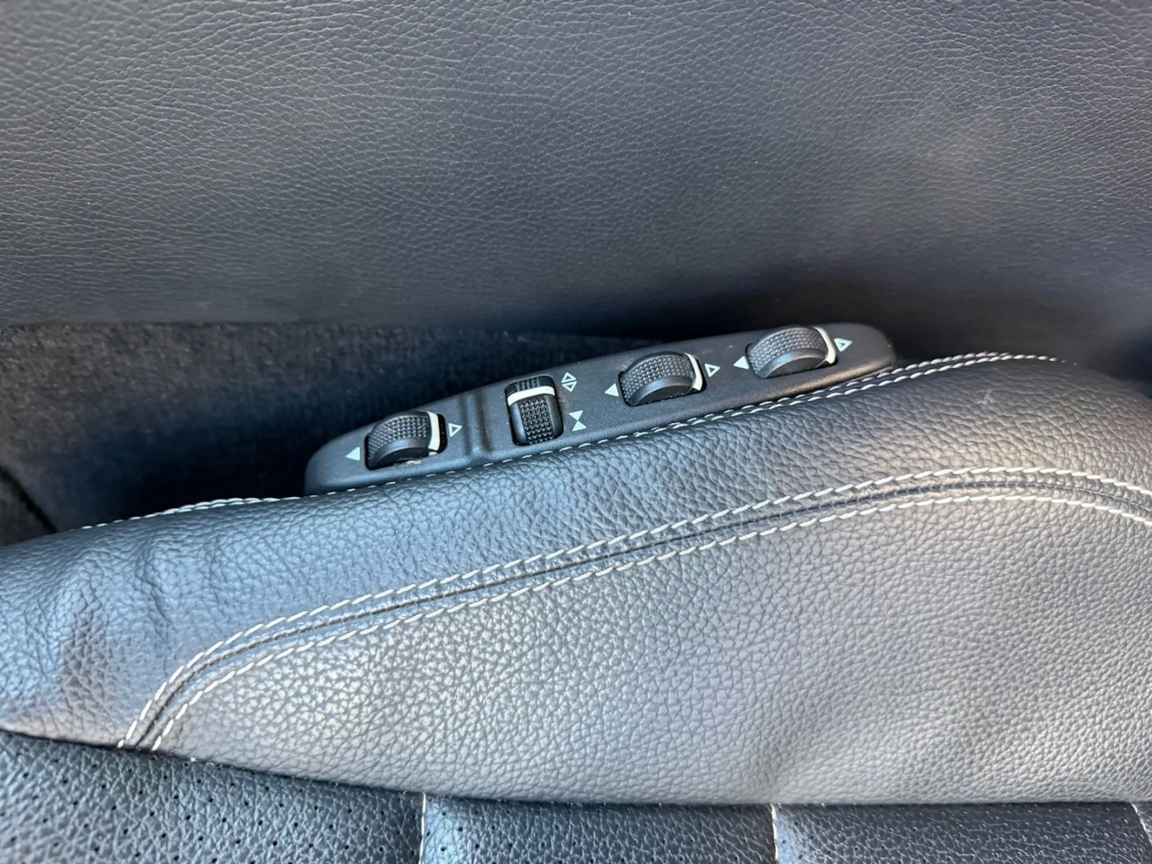 Mercedes-Benz E 350 d BlueTec/AMG LINE/LEDER/SHZ/AUTOMATIK/NAV — photo 13