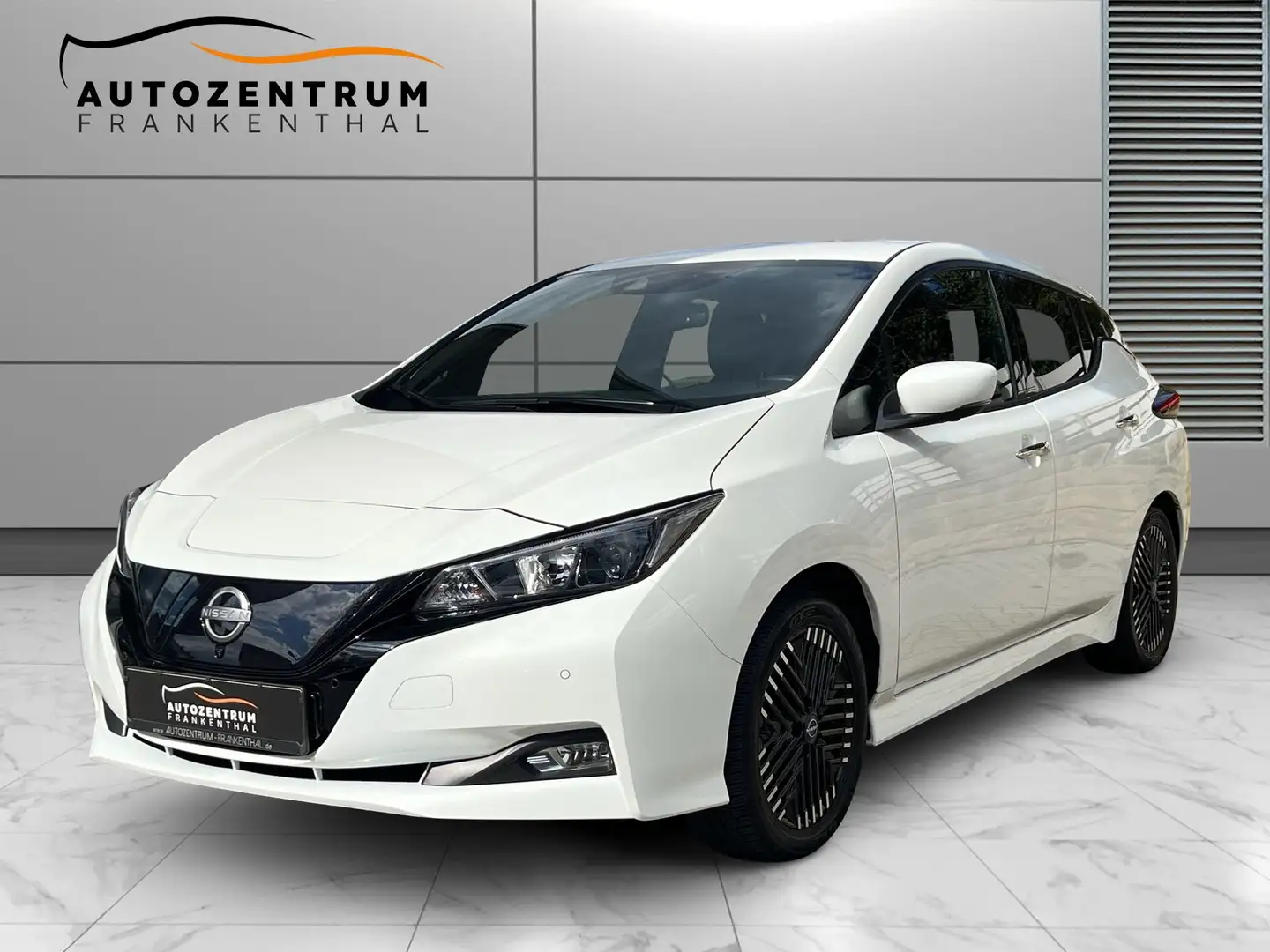 Nissan Leaf N-Connecta 360° Winter NAVI ACC Weiß - 1