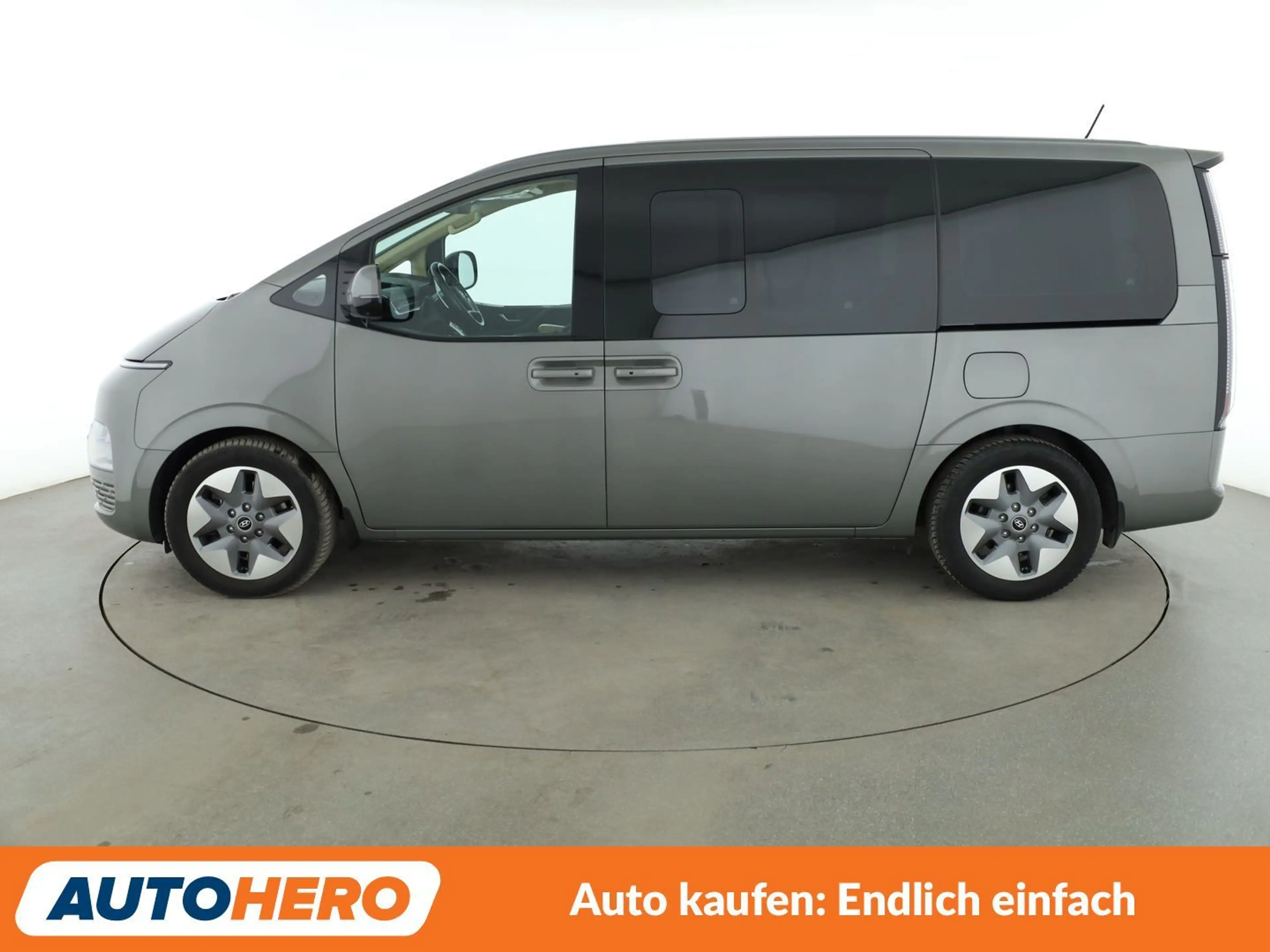 Hyundai STARIA 2.2 CRDi Prime 2WD Aut.*NAV*ACC*CAM*PDC*SHZ*ALU* — photo 3