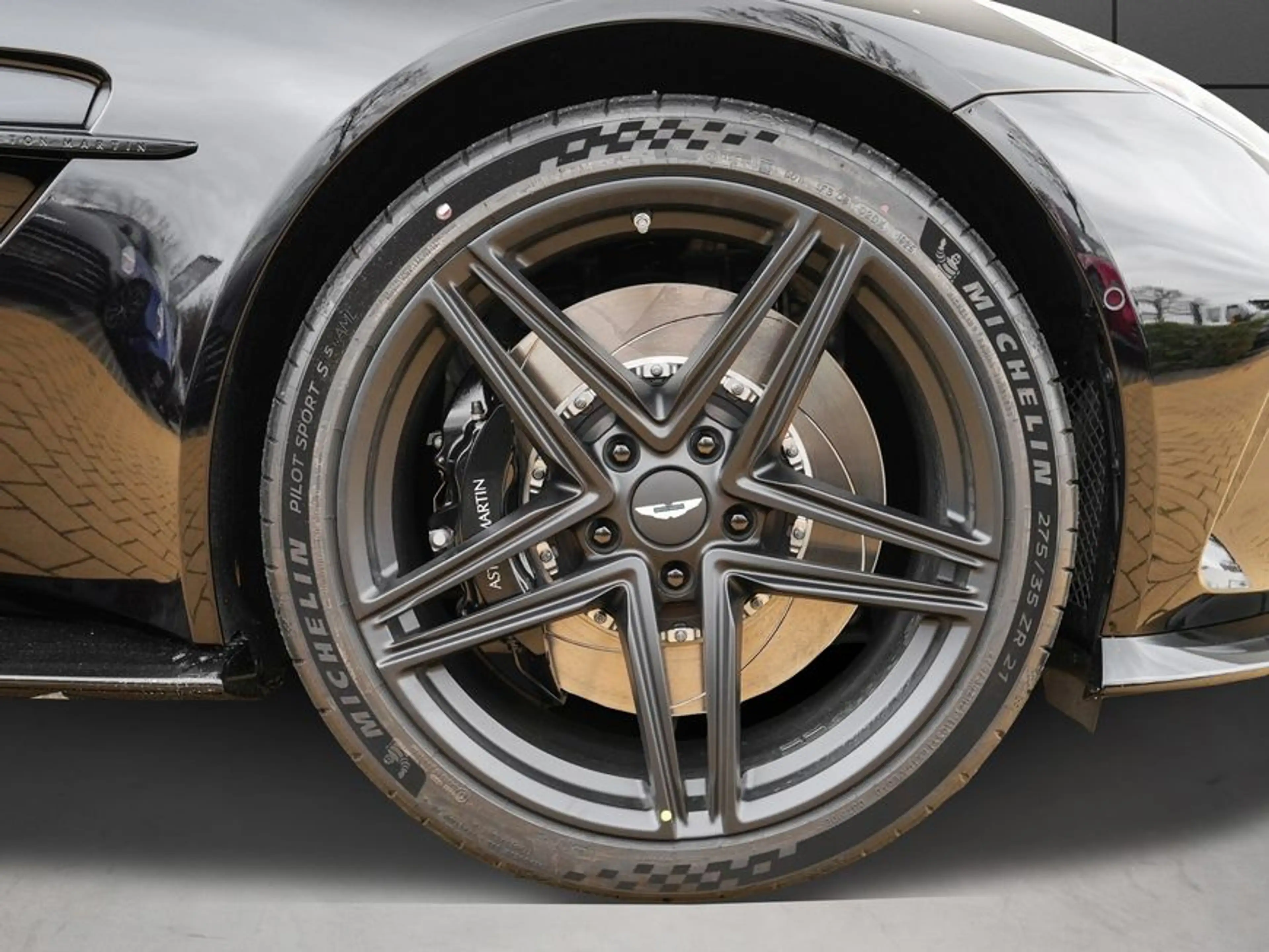Aston Martin V8 Roadster — photo 4
