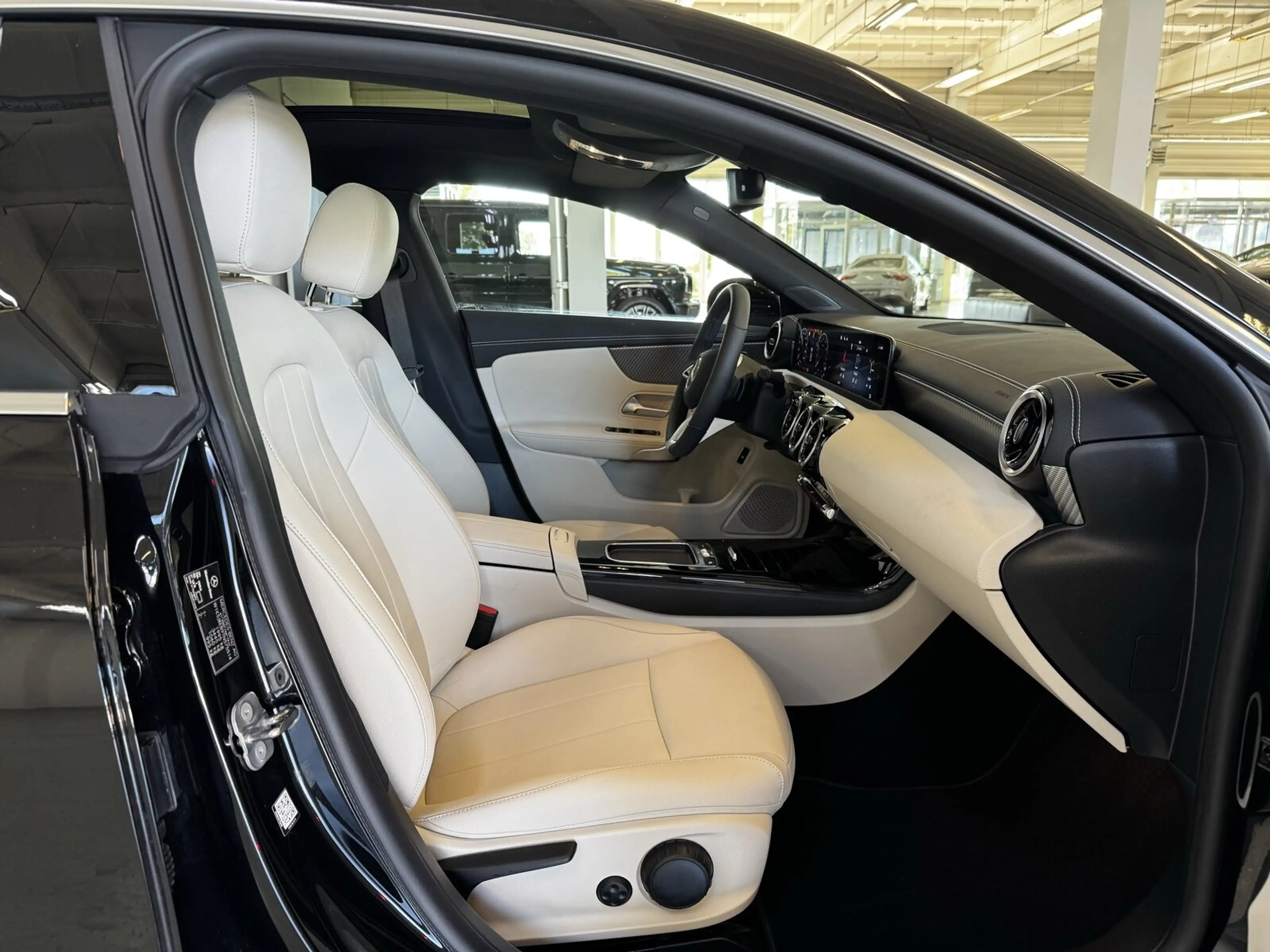 Mercedes-Benz CLA 180 CLA 180 Coupé Progressive/Navi/Pano.-Dach/Autom. — photo 15