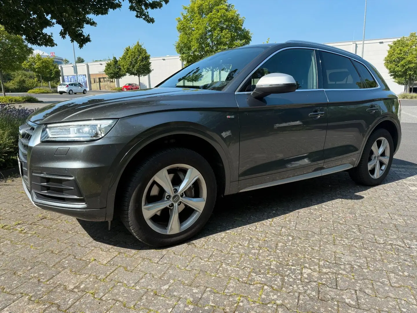 Audi Q5 40 TDI quattro sport,S-line,Navi,69500KM Grau - 1
