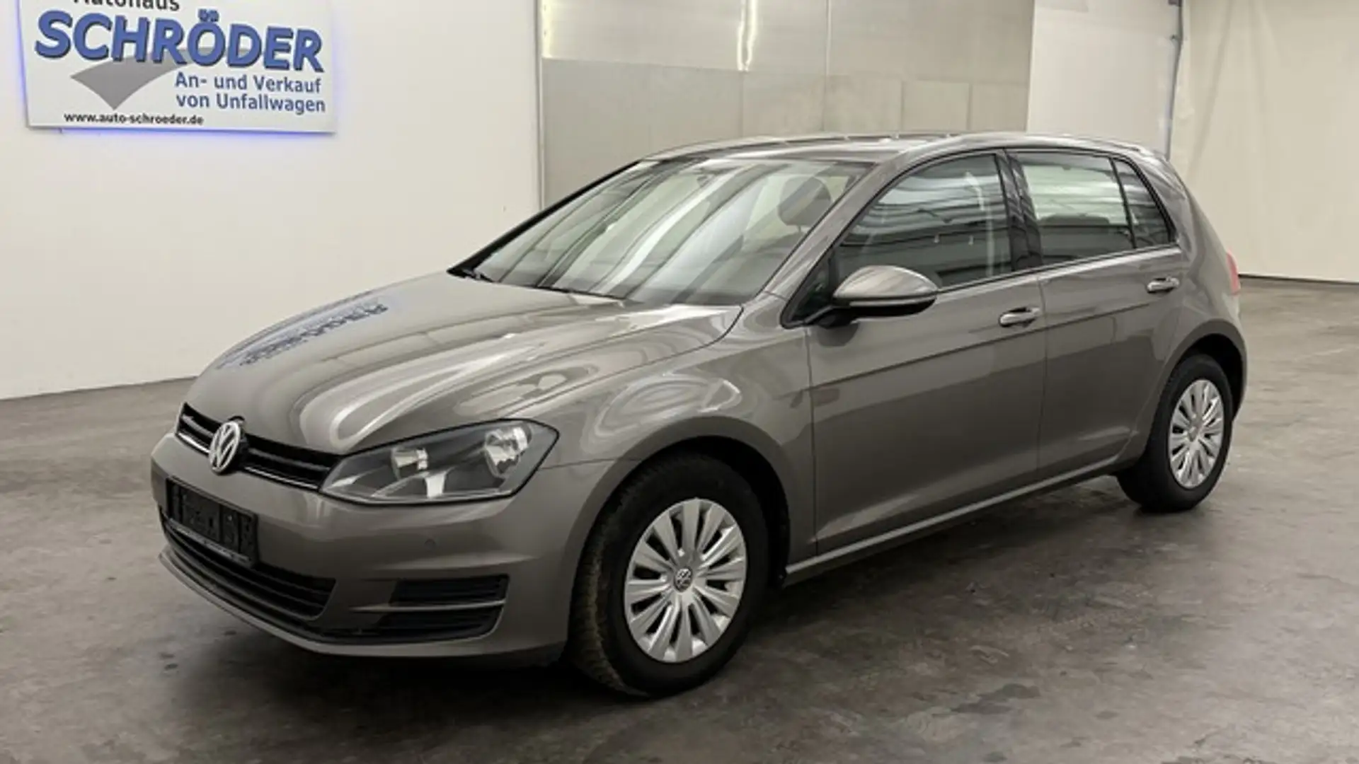 Volkswagen Golf VII Lim. 1.2 Trendline BMT *1.Hand*A/C* Grijs - 2