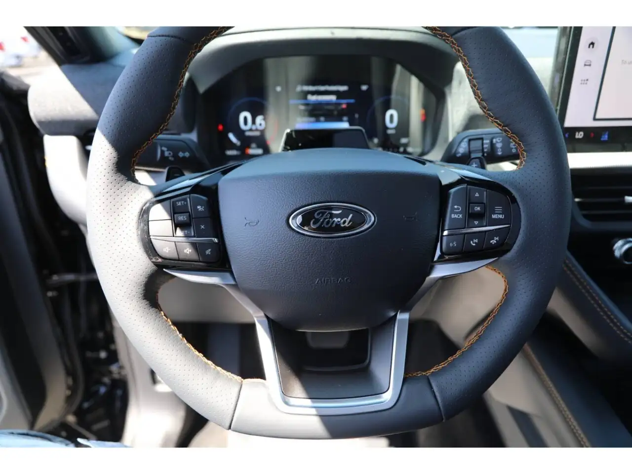 Ford Explorer снимка Ford Explorer