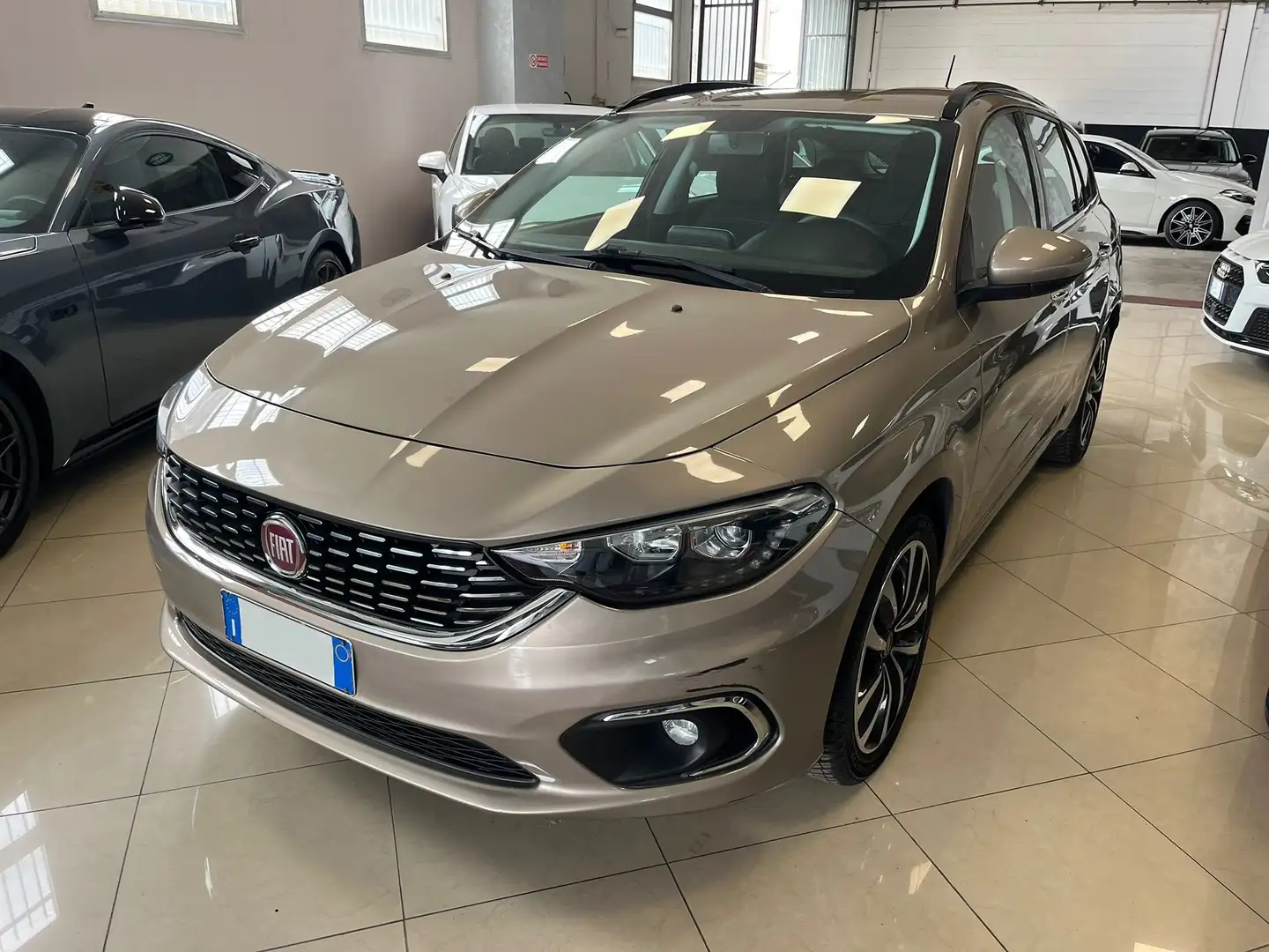 Fiat Tipo SW II 2016 SW 1.4 Lounge 95cv Beige - 1