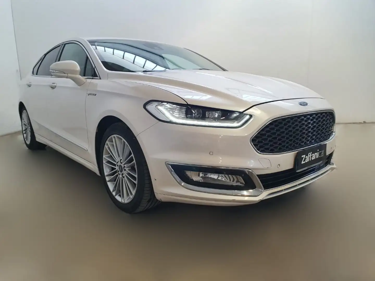Ford Mondeo Hybrid 2.0 187 CV eCVT 4 porte VIGNALE AUTOMATICA Bianco - 2