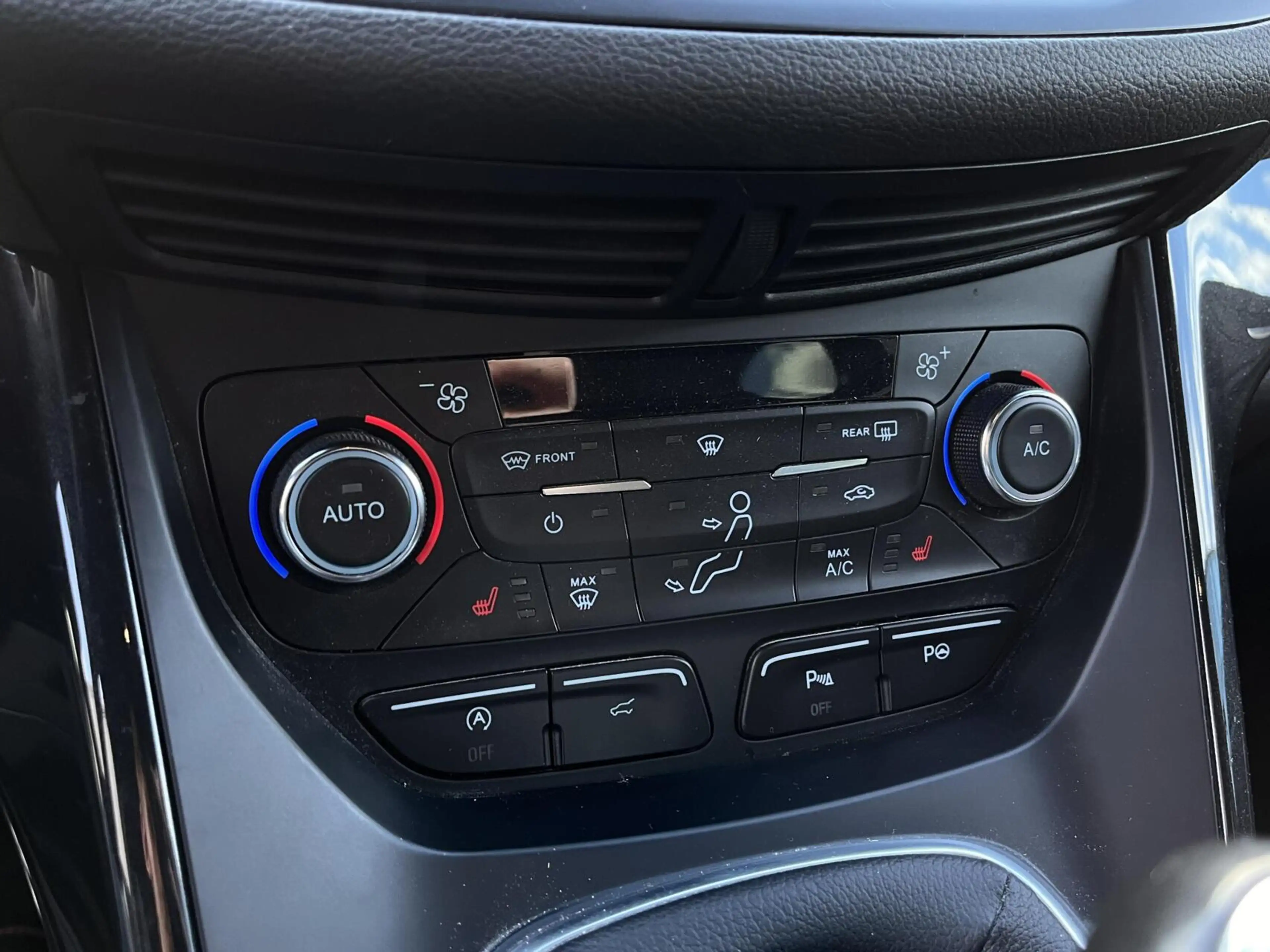 Ford Kuga 1.5 EcoBoost ST Line 120PK DISTRIBUTIERIEM IS VERV — photo 22