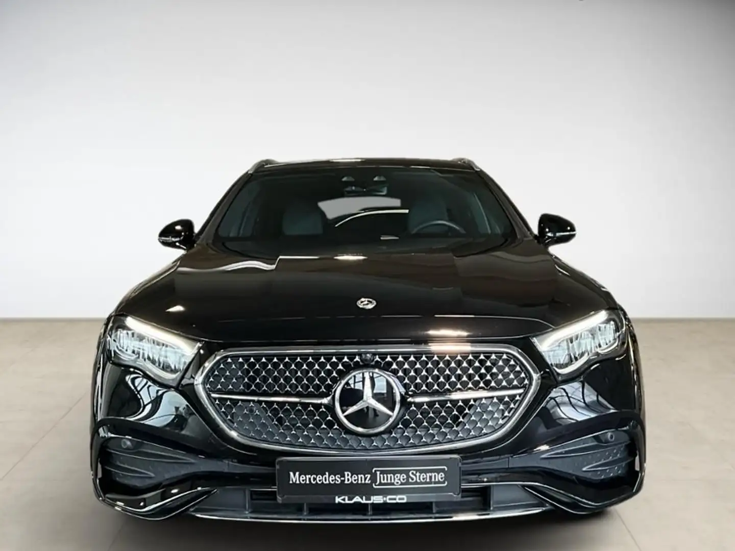 Mercedes-Benz E 220 d AMG T-Modell ACC AHK AUT Kam. KlimaA LED Schwarz - 2